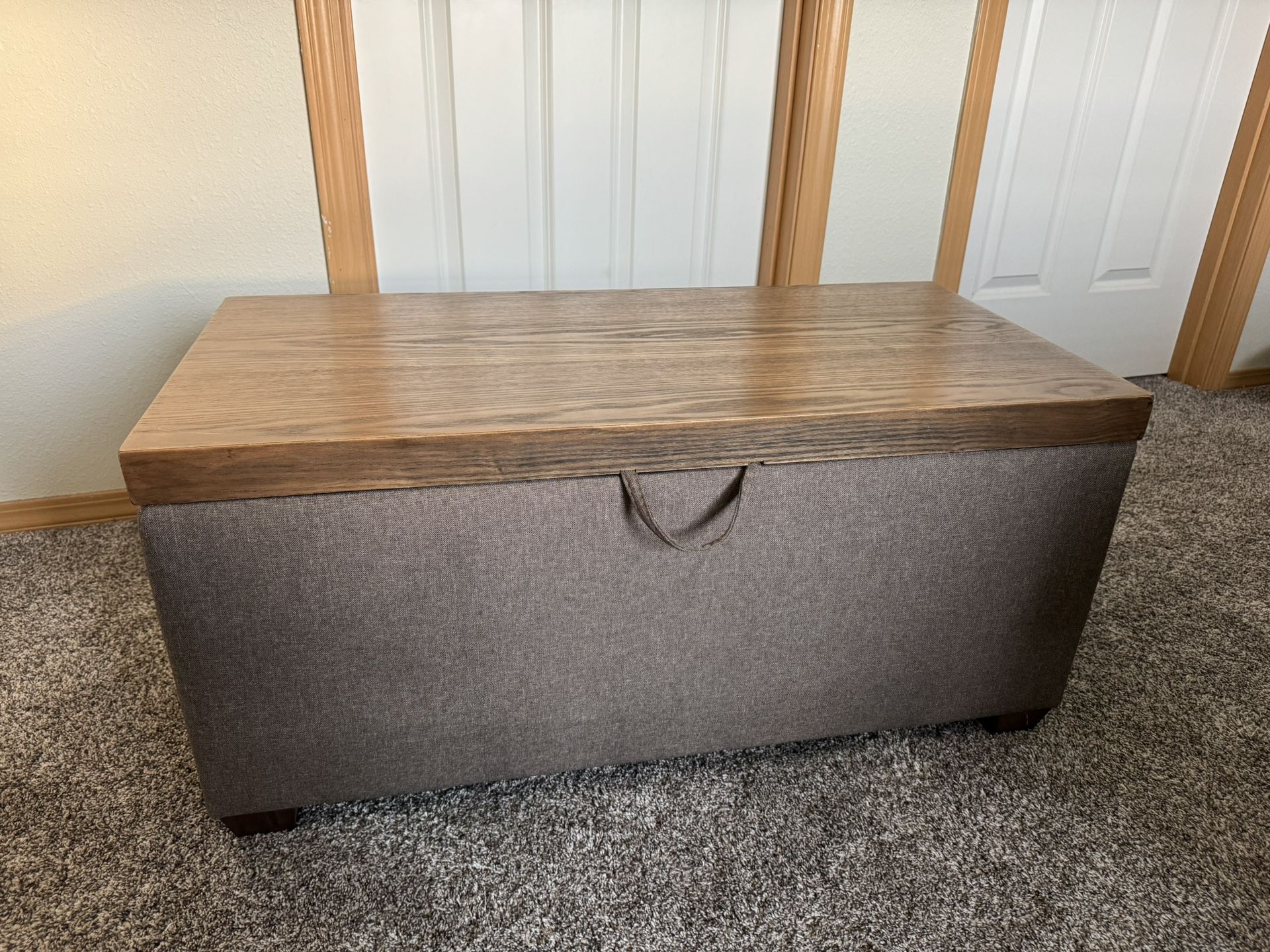 Lift-top Coffee Table/Storage Ottoman