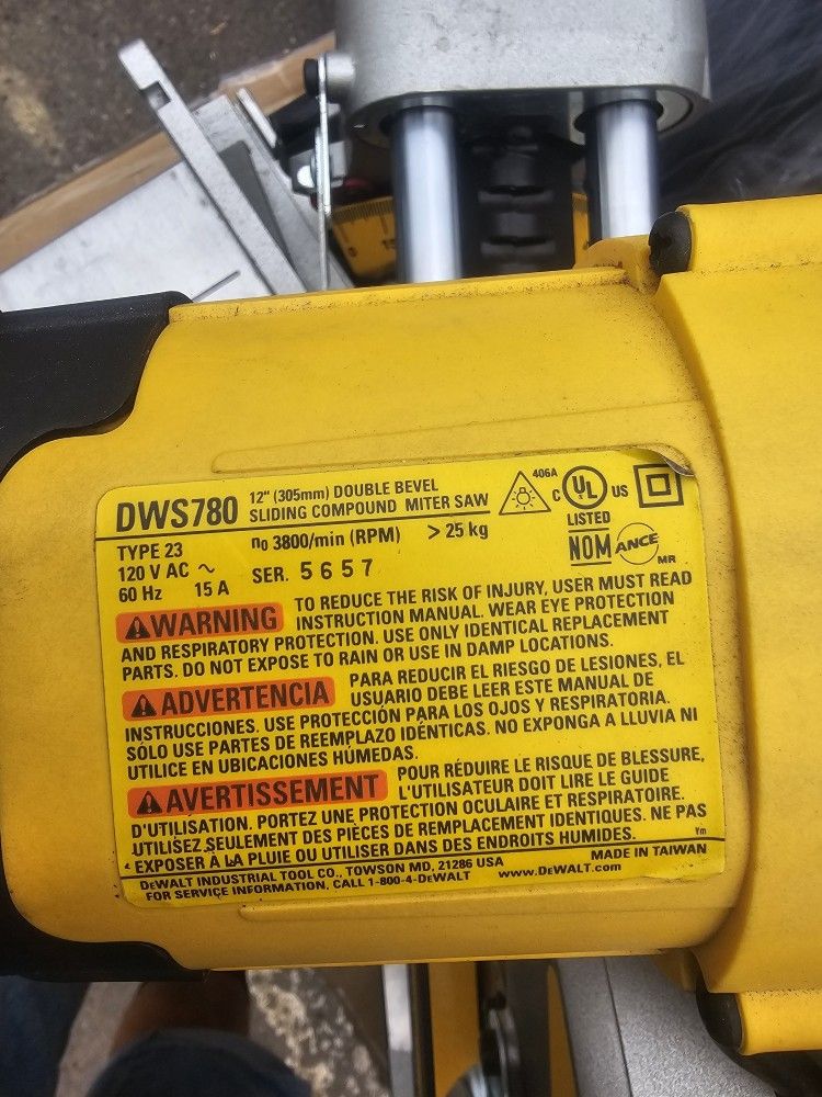 Saw Table. Dewalt