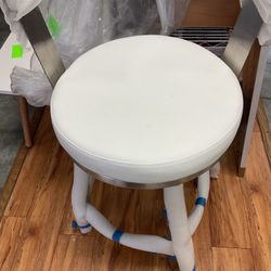  Swivel Bar Stool 