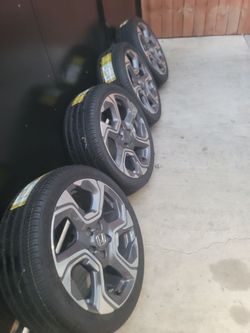 Wheel 18 5 Lugs 5x114.3 Honda like new