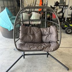 Swinging Outdoor Chair 