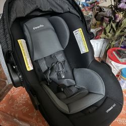 Evenflo Car Seat W/ Revolver 360 Base