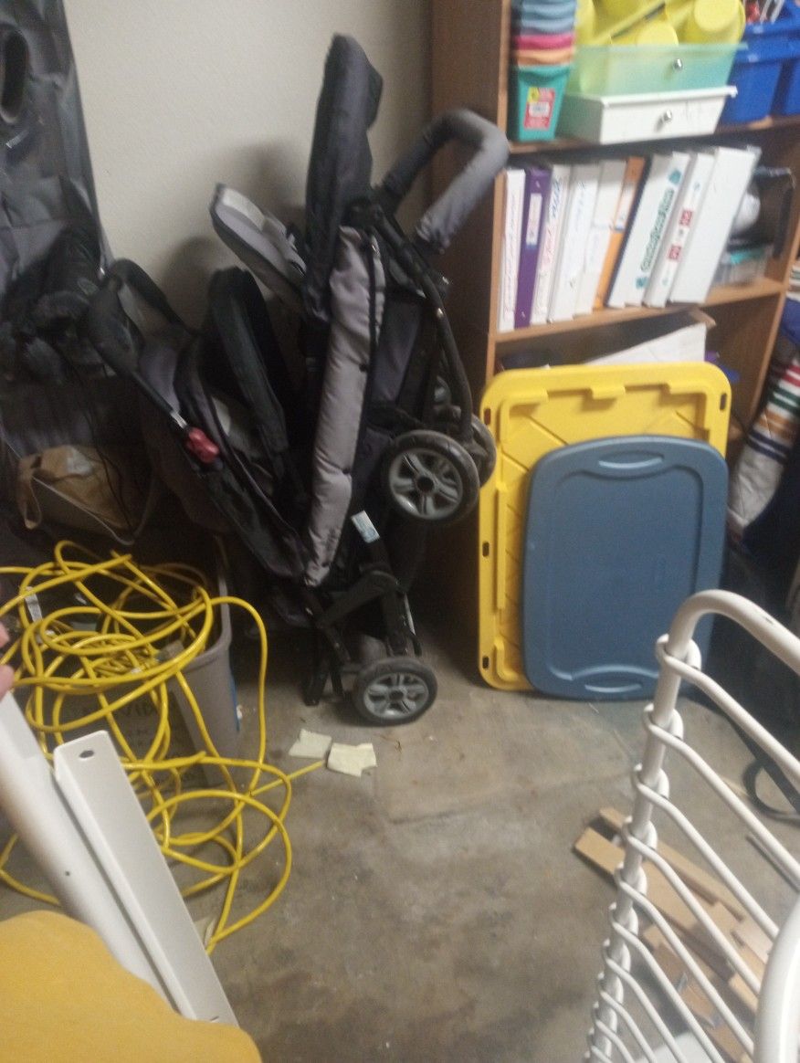 Triple Stroller Good Condition 