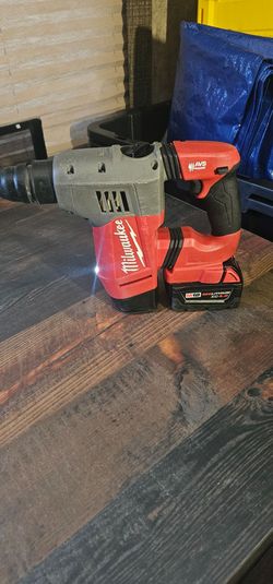 Milwaukee rotary hammer