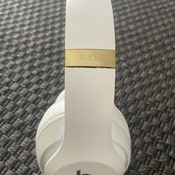 Beats Studio3 Wireless headphones
