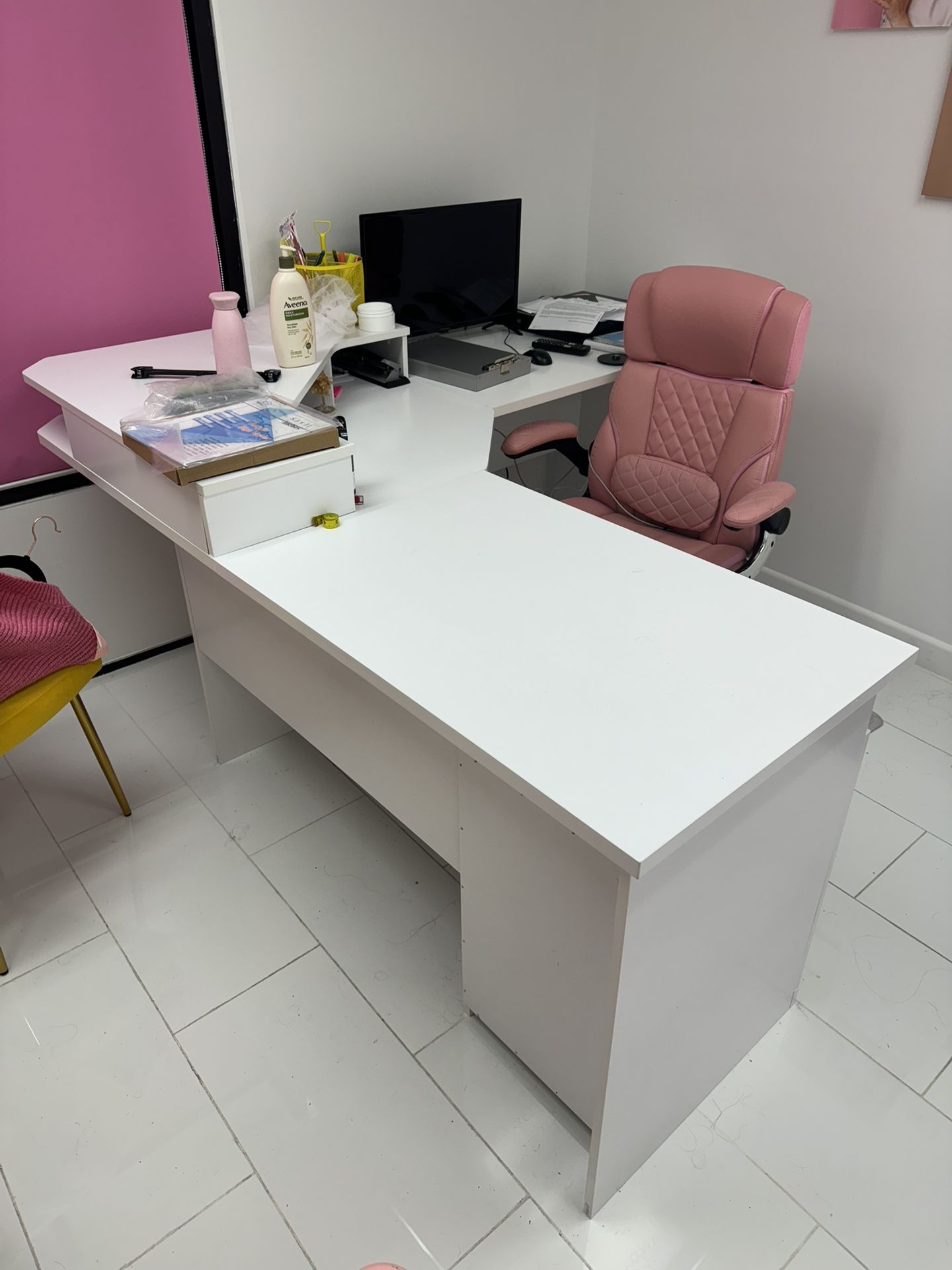 Large desk