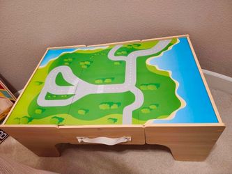 Kids train / blocks table w/3 compartments and removable lids/top