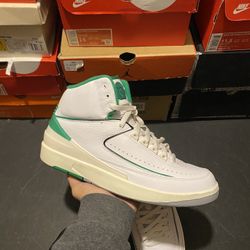 Jordan Lucky Green 2s size 11 VNDS