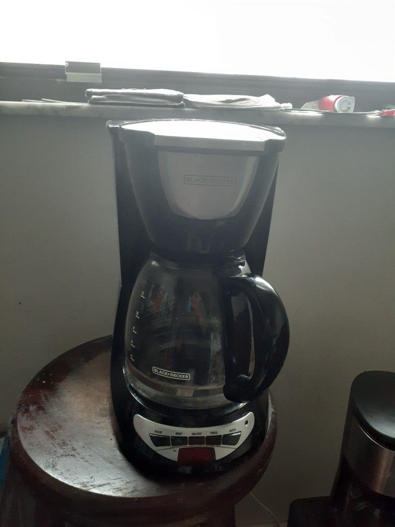 12 Cup Black & Decker Coffee maker $15
