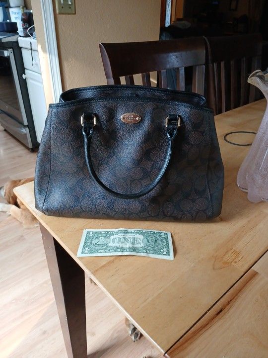 Coach Purse. Brown. Like New Awe
