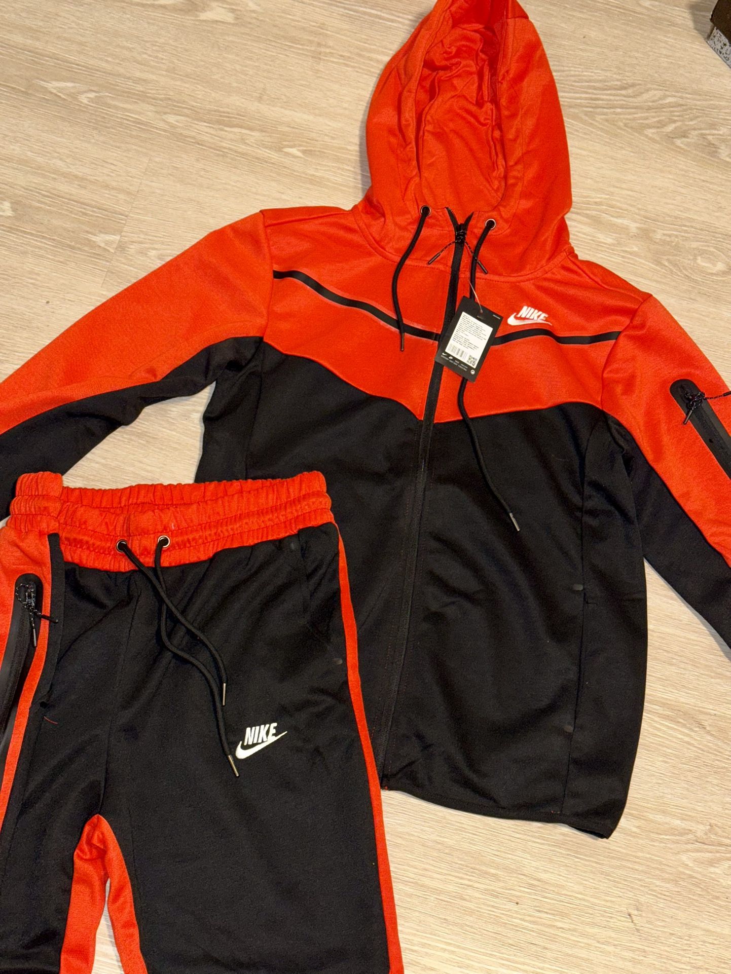 Nike Tech Set Red & Black