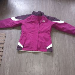 Woman Size Medium North Face Ski Jacket Snow Jacket Cold Weather Jacket In Brand New Condition