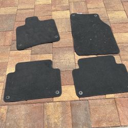 Set of 4 Audi Q7 floormats barely used