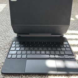 Magic Keyboard - 11 Inch - Quick Sale - MAKE AN OFFER!