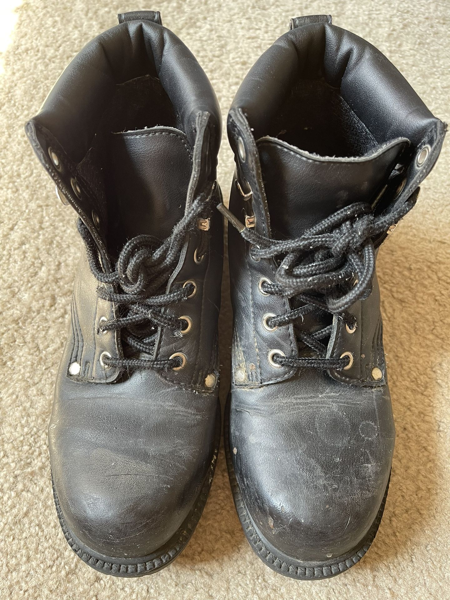 Rugged Outback Work Boots. Black. Waterproof. Skid Resistant. Black. Size 7.
