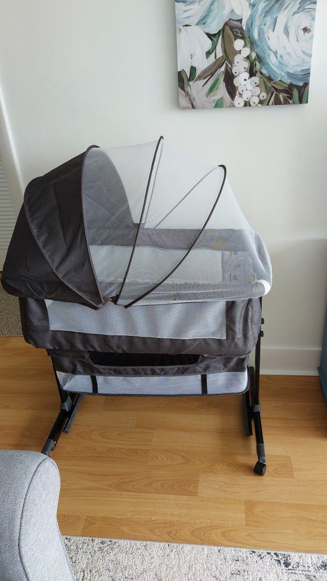 Baby Bassinet, Baby Basinet Bedside Sleeper, Easy to Fold Portable Crib Side Bassinet 2025new Style Girl/boy bassinets (Dark Gray)