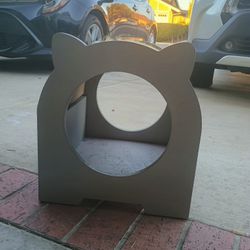  Cat  Tree Scratching Post Great Conditon ! 