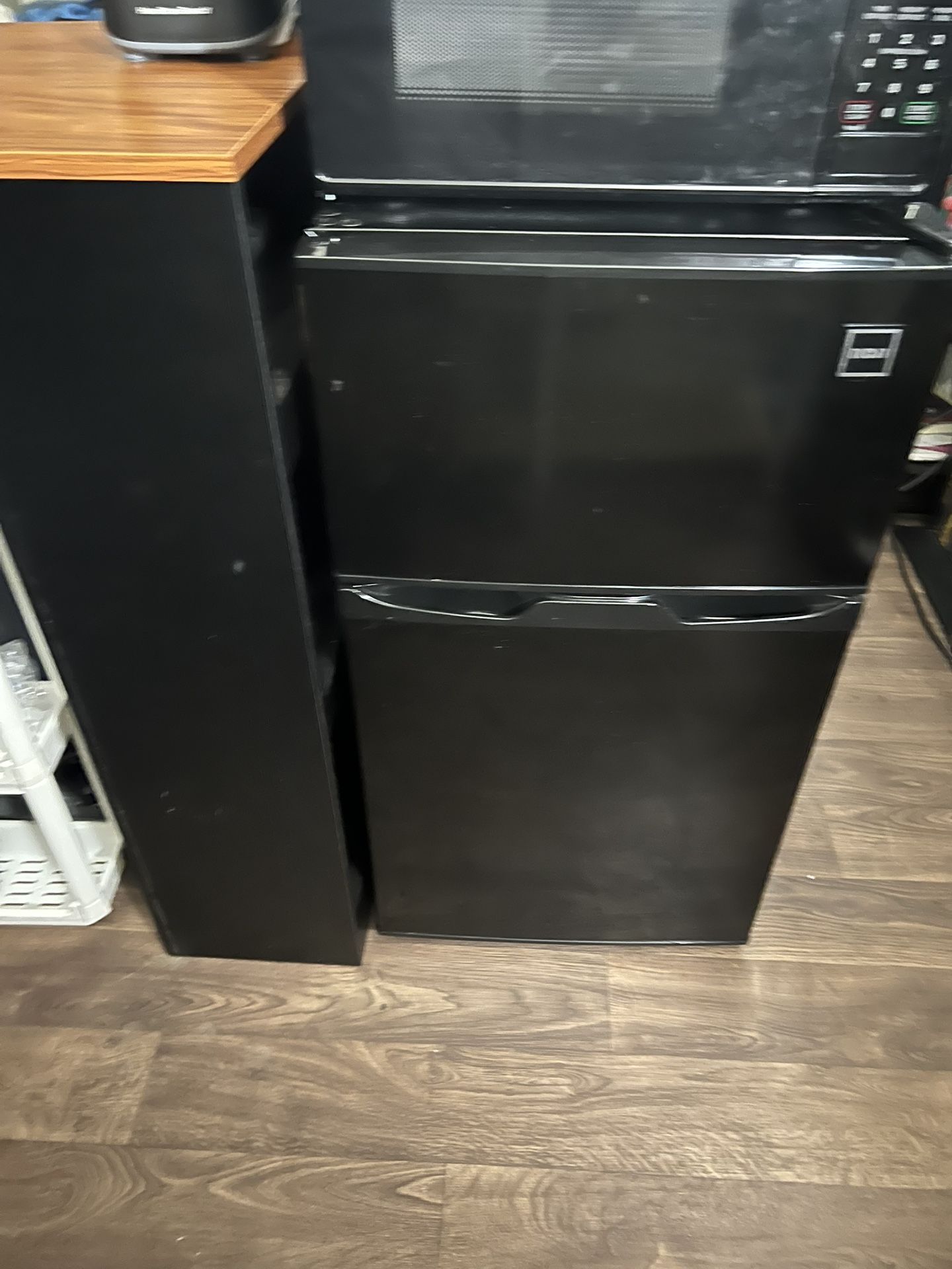 Black Mini Fridge With Freezer