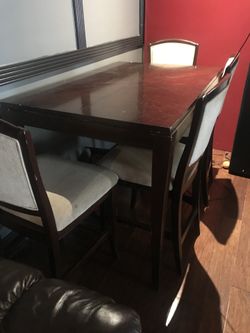 Table with 4 Chairs