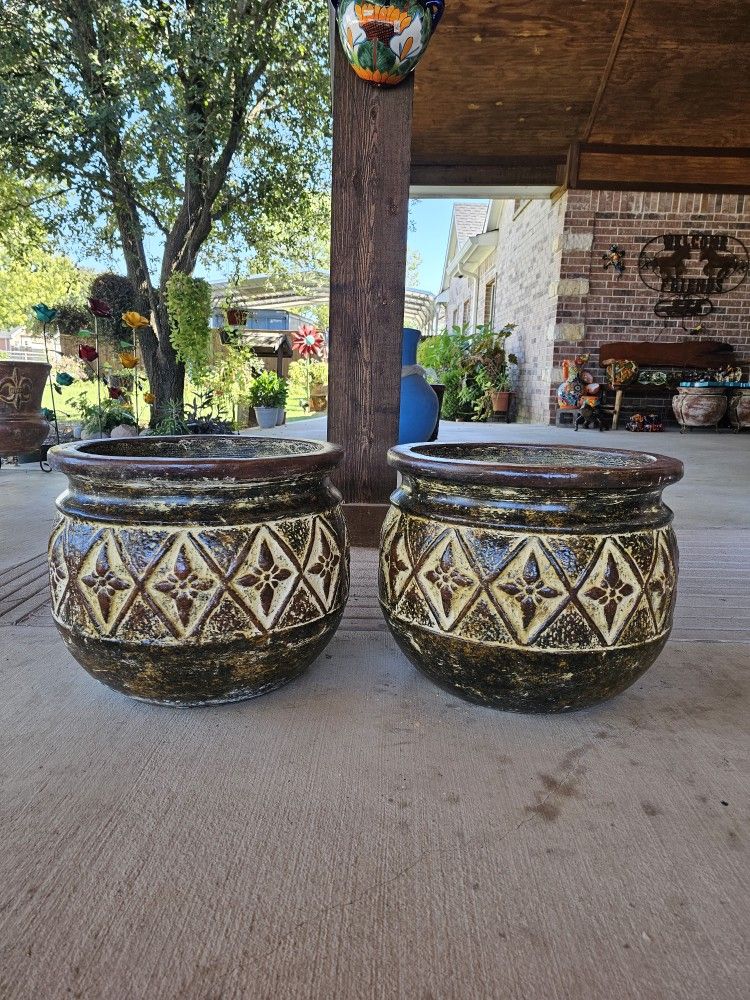 Brown Diamond Clay Pots. (Planters) Plants, Pottery, Talavera $70 cada una. First come first serve.