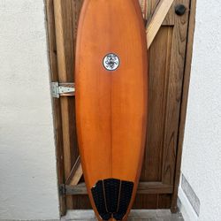 5’ 9” Umalon Epoxy Surfboard