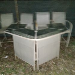Outdoor Bar With Four Aluminum Bar Chairs