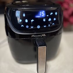 Next to New Condition 4QT Large Capacity Air Fryer