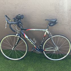 Fuji Roubaix 56cm 20 speed Road Bike
