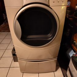 Kenmore Elite High Efficiency 7.0 Cubic Foot Capacity Sensor Dry Dryer. A+ Condition, Works Perfect Delivery Available.