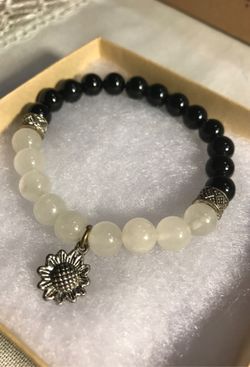 Onyx and white jade bracelet