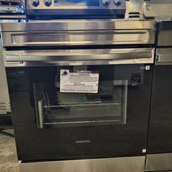 New Samsung
30 in. 4-Burner Element Smart Freestanding Electric Range in Stainless Steel with Steam