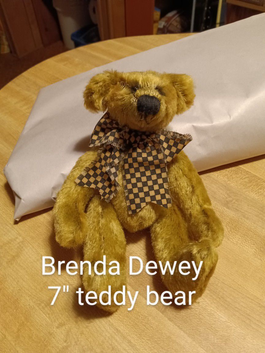 #479... Teddy Bear 7" Collectible
