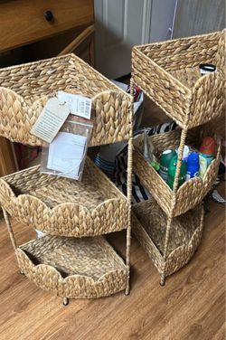 Corner shelves