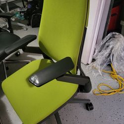 Steelcase Gesture Desk Chair   