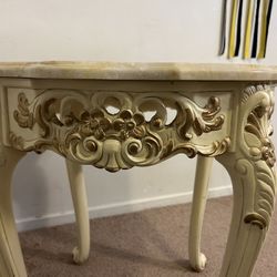 Royal Bage Round Coffee Table 