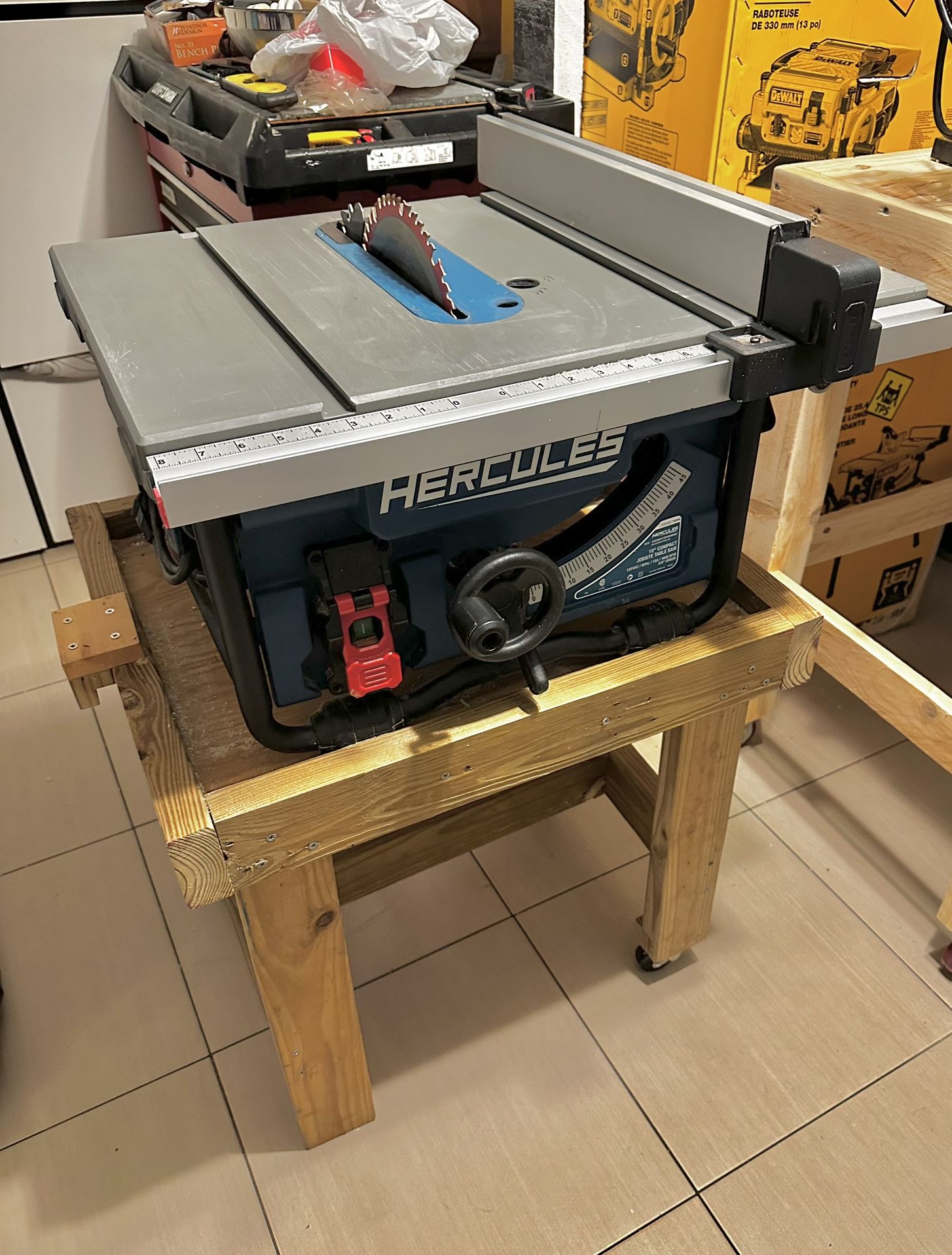 Hercules Portable Table Saw + Sturdy Wood Table