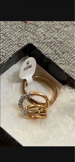 CA. PARKLANE. SIZE 8. MOVING RINGS.