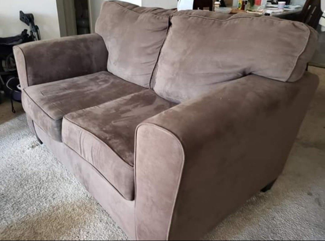 Full brown couch and loveseat set