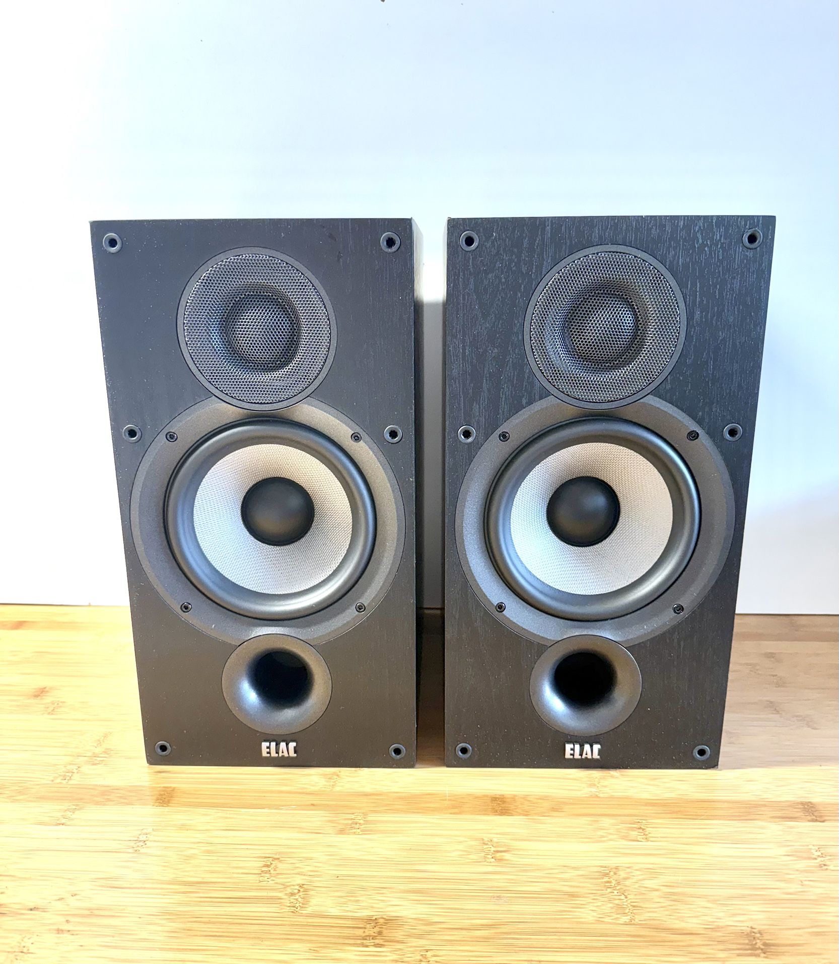 Elac Debut 2.0 Bookshelf Speakers