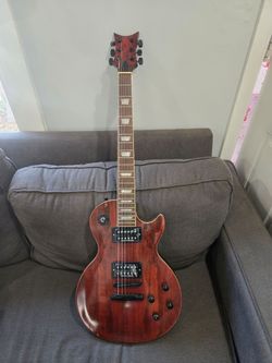 Les Paul Style Guitar