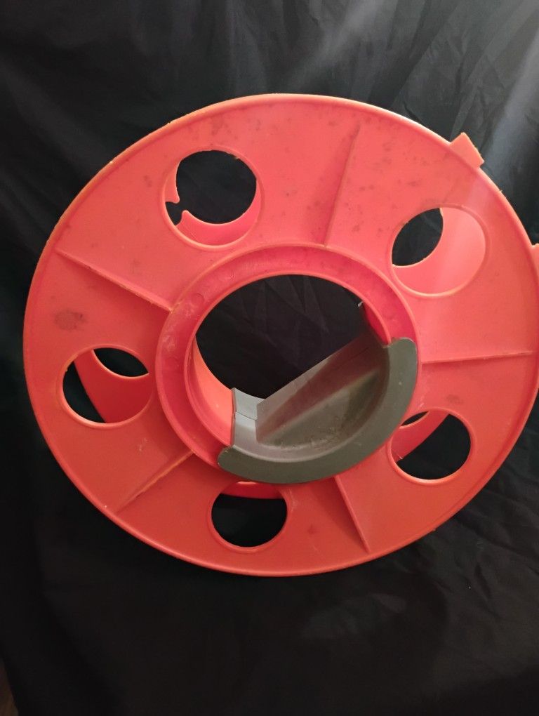 Bayco KW-130 Heavy Duty Cord Storage Reel w/ Center Spin Handle