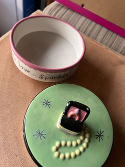 Jewelry box