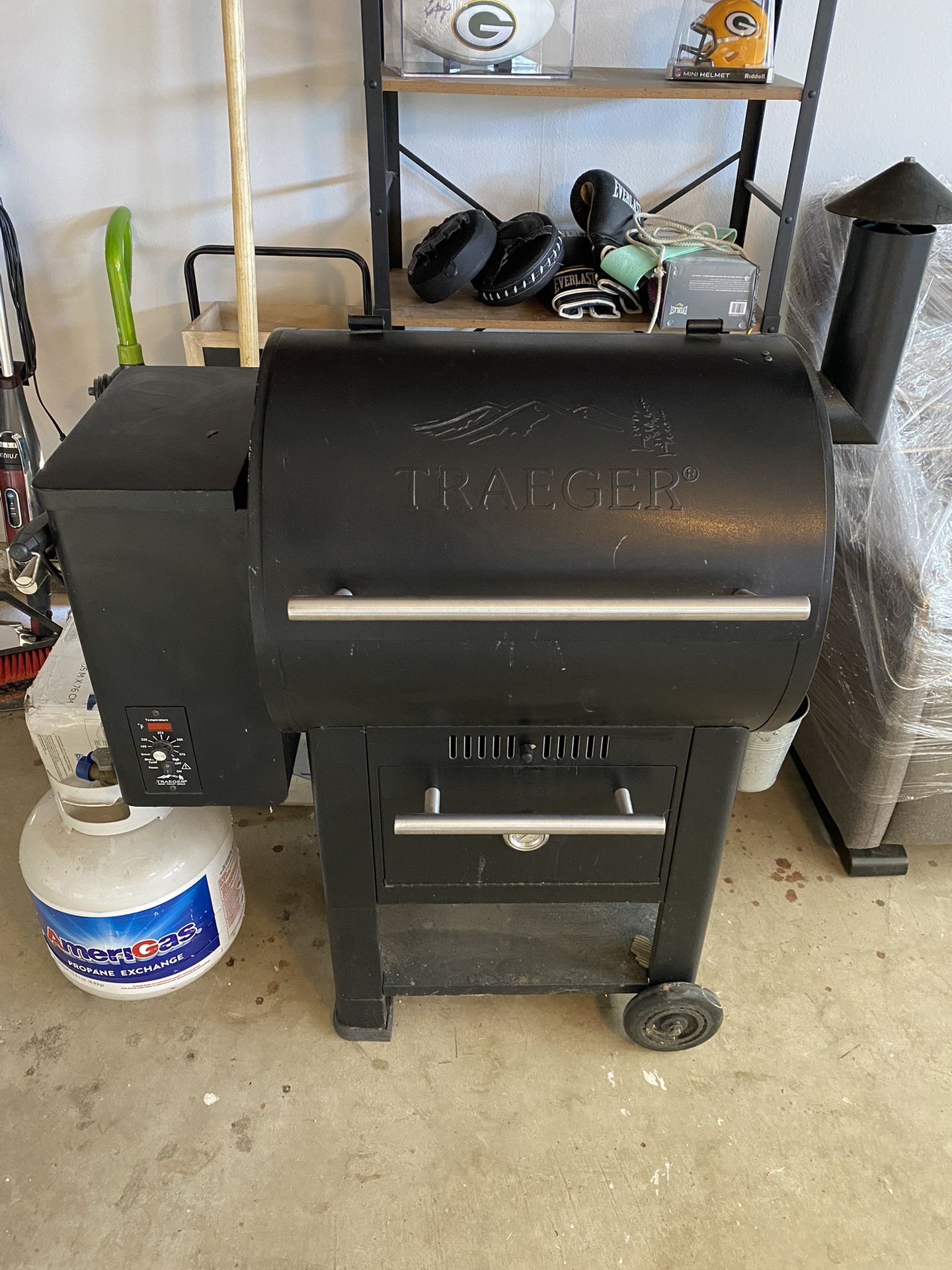 Traeger Grills TFB57CLB Century 22 Pellet Grill and Smoker, 572 Sq. In