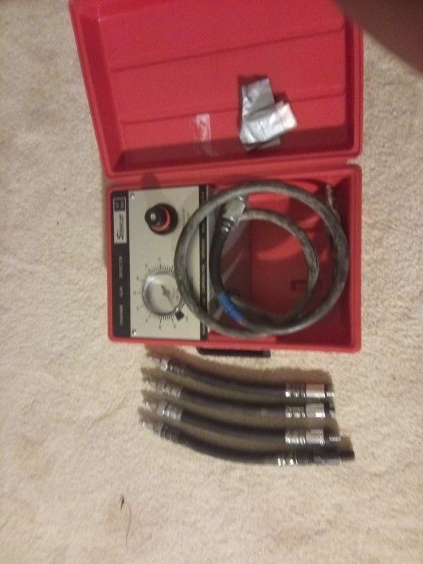 Snap-on Mt324 Cylinder Leak Detector With Adapters