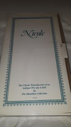 Hamilton Collection Nicole reproduction antique doll