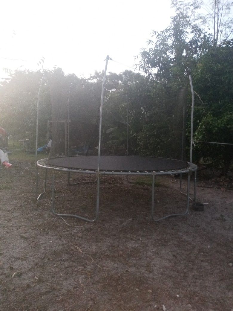 Trampoline 80$