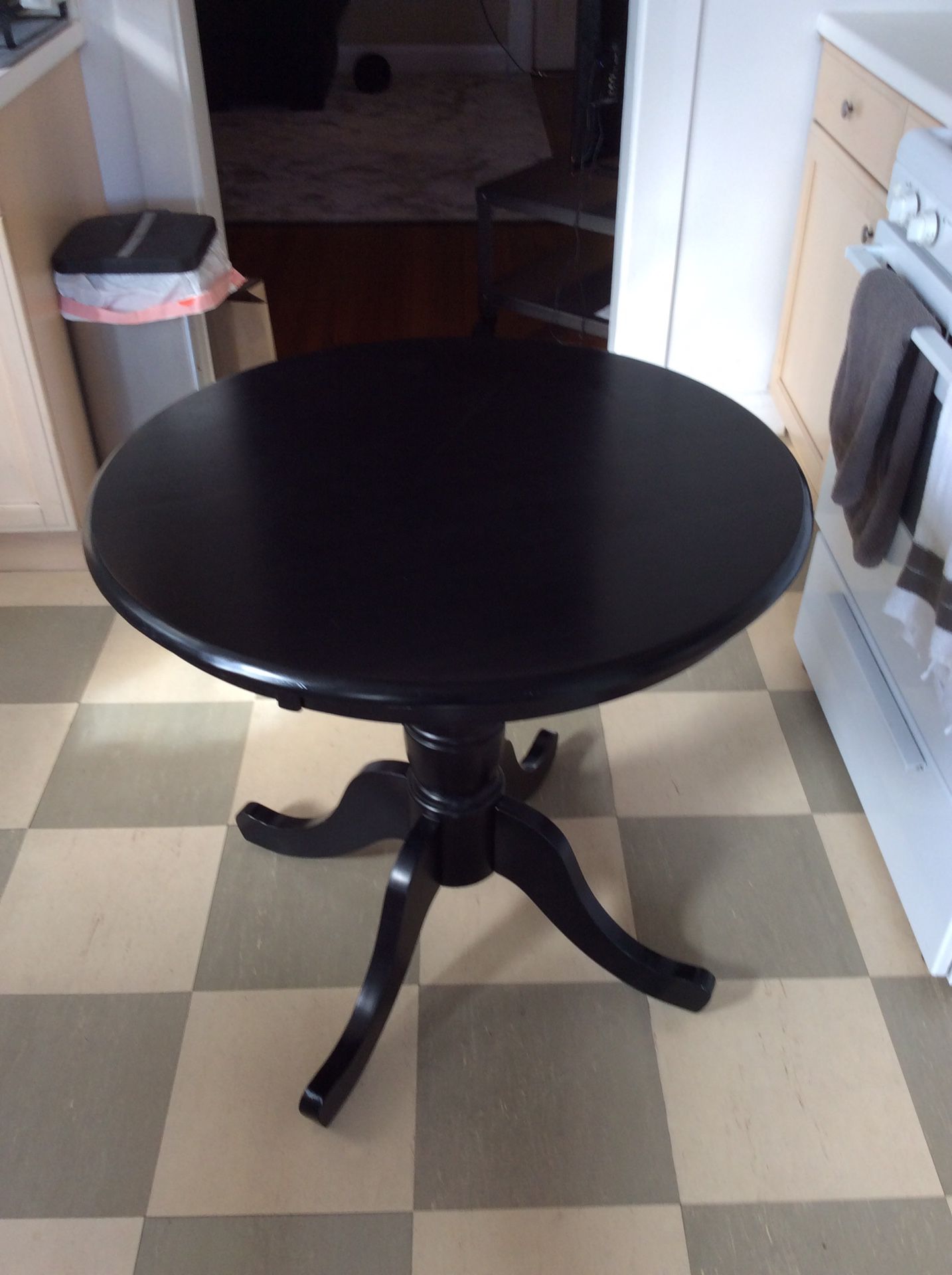 Small round kitchen table