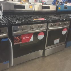 Frigidaire Gas Stove 5 Burners Whit Air Fry 