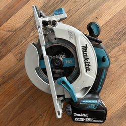 Makita XSH03 Circular Saw With 4.0 Battery