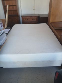 Double Tempurpedic Mattress With Boxspring
